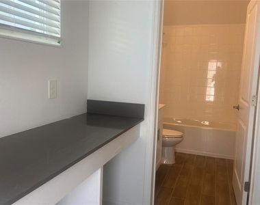 1664 Cross Prairie Parkway - Photo Thumbnail 13