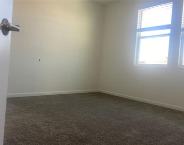 1664 Cross Prairie Parkway - Photo Thumbnail 9