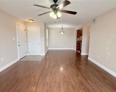 524 Orange Drive - Photo Thumbnail 2