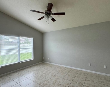 2916 White Cedar Circle - Photo Thumbnail 13