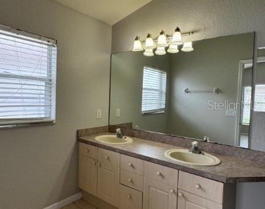 2916 White Cedar Circle - Photo Thumbnail 17