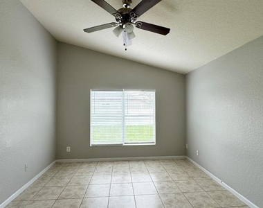 2916 White Cedar Circle - Photo Thumbnail 14