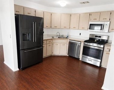 7712 Simon Ridge Court - Photo Thumbnail 7