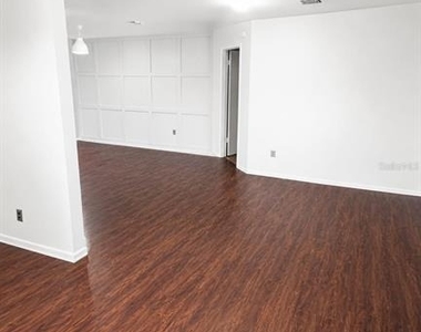 7712 Simon Ridge Court - Photo Thumbnail 3