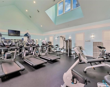 229 Longview Avenue - Photo Thumbnail 12