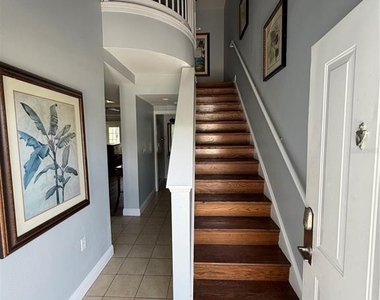 7687 Heritage Crossing Way - Photo Thumbnail 4