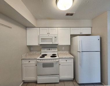 2760 Gray Fox Lane - Photo Thumbnail 14