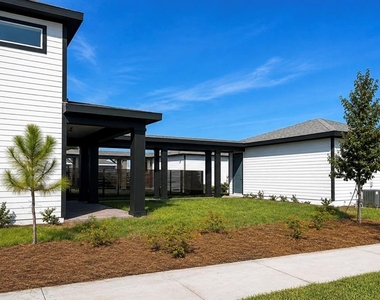 3082 Voyager Avenue - Photo Thumbnail 4
