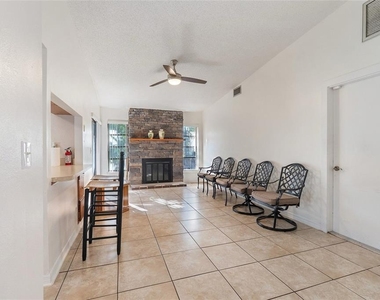 712 E Flag Way - Photo Thumbnail 6