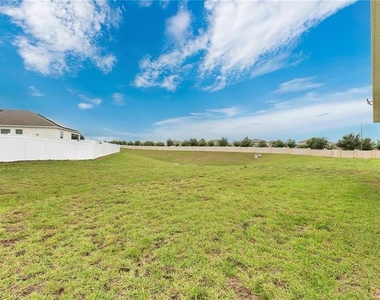 272 Taft Drive - Photo Thumbnail 8