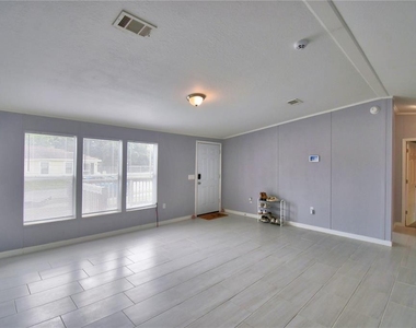 16 E Murphy Street - Photo Thumbnail 5