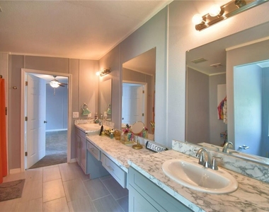 16 E Murphy Street - Photo Thumbnail 18
