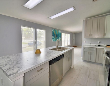 16 E Murphy Street - Photo Thumbnail 7