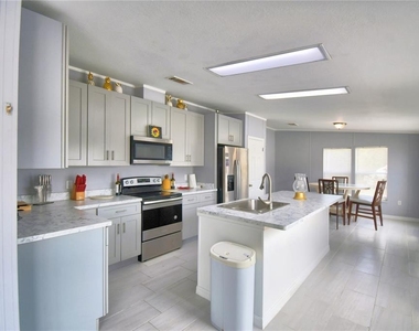 16 E Murphy Street - Photo Thumbnail 4