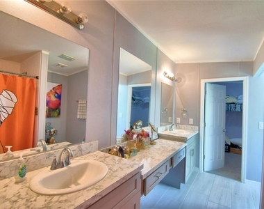 16 E Murphy Street - Photo Thumbnail 15