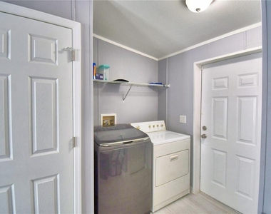 16 E Murphy Street - Photo Thumbnail 10
