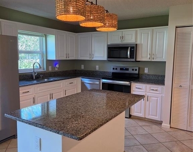 9692 Sw 95th Court - Photo Thumbnail 6