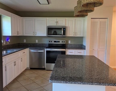 9692 Sw 95th Court - Photo Thumbnail 5