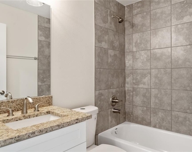 13422 Sw 48th Avenue - Photo Thumbnail 21