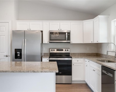 13422 Sw 48th Avenue - Photo Thumbnail 10