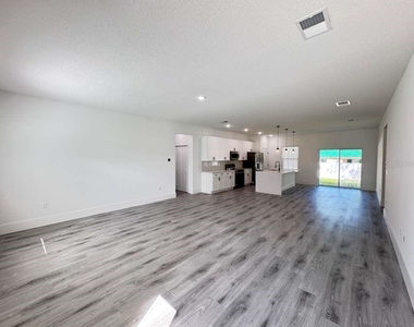 3741 W Forest Drive W - Photo Thumbnail 6