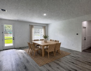 3741 W Forest Drive W - Photo Thumbnail 7