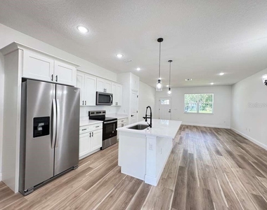 8419 N Saxon Way - Photo Thumbnail 15