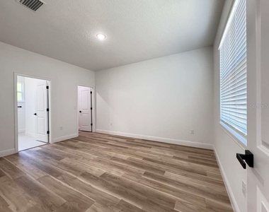8419 N Saxon Way - Photo Thumbnail 17