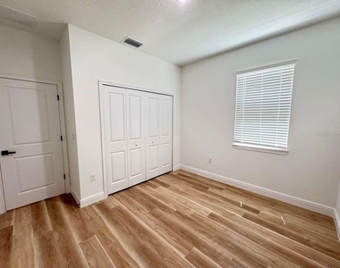 8419 N Saxon Way - Photo Thumbnail 35