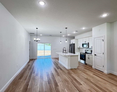 8419 N Saxon Way - Photo Thumbnail 14