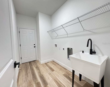8419 N Saxon Way - Photo Thumbnail 41