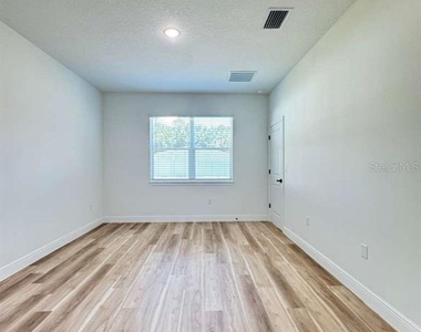 8419 N Saxon Way - Photo Thumbnail 18