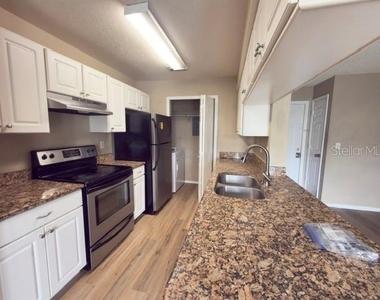 2550 N Alafaya Trail - Photo Thumbnail 6