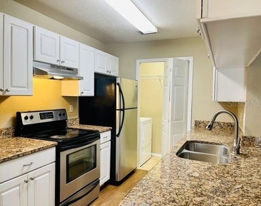 2550 N Alafaya Trail - Photo Thumbnail 7