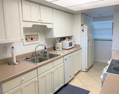 4301 S Atlantic Avenue - Photo Thumbnail 3
