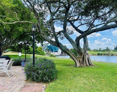 304 Golfview Road - Photo Thumbnail 38