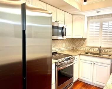 304 Golfview Road - Photo Thumbnail 8