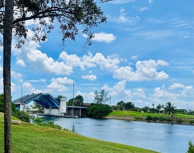 304 Golfview Road - Photo Thumbnail 50