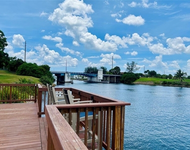 304 Golfview Road - Photo Thumbnail 47