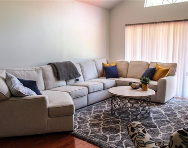 2630 Stanton Hall Court - Photo Thumbnail 5