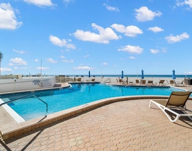 5396 Gulf Boulevard - Photo Thumbnail 15