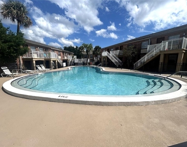 452 Banyon Tree Circle - Photo Thumbnail 2
