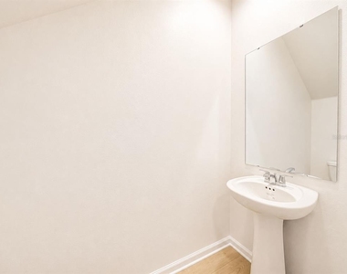 6213 Botticella Boulevard - Photo Thumbnail 9