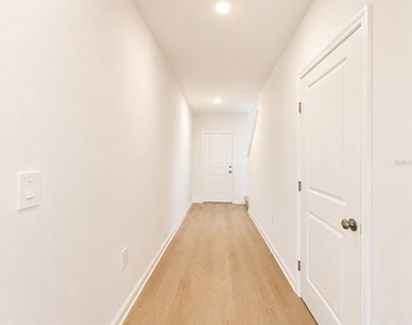 6213 Botticella Boulevard - Photo Thumbnail 11