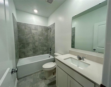 2943 Savoir Avenue - Photo Thumbnail 9