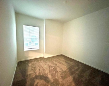 2943 Savoir Avenue - Photo Thumbnail 8