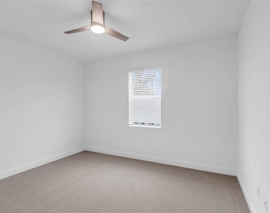 4518 Lions Gate Avenue - Photo Thumbnail 14