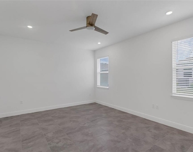 4518 Lions Gate Avenue - Photo Thumbnail 9