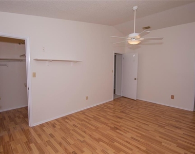 3068 Autumn Court - Photo Thumbnail 9