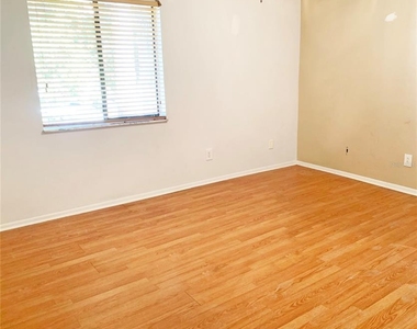 125 Springwood Circle - Photo Thumbnail 5